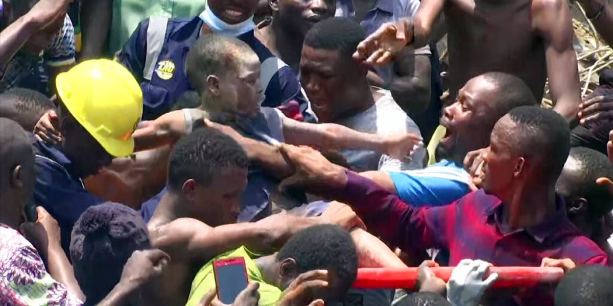 Más de 100 niños sepultados por derrumbe en Nigeria