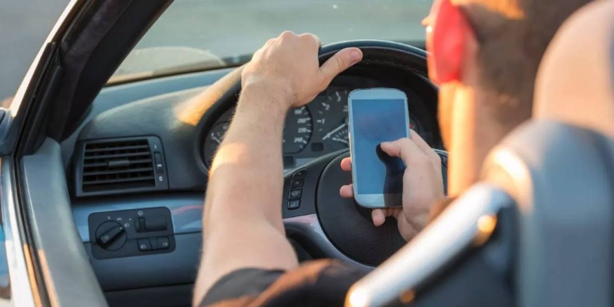 Chile: Aprueban proyecto que aumenta las sanciones por conducir usando el celular