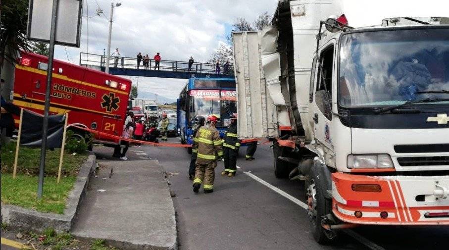 Quito: 6 personas heridas tras accidente de tránsito