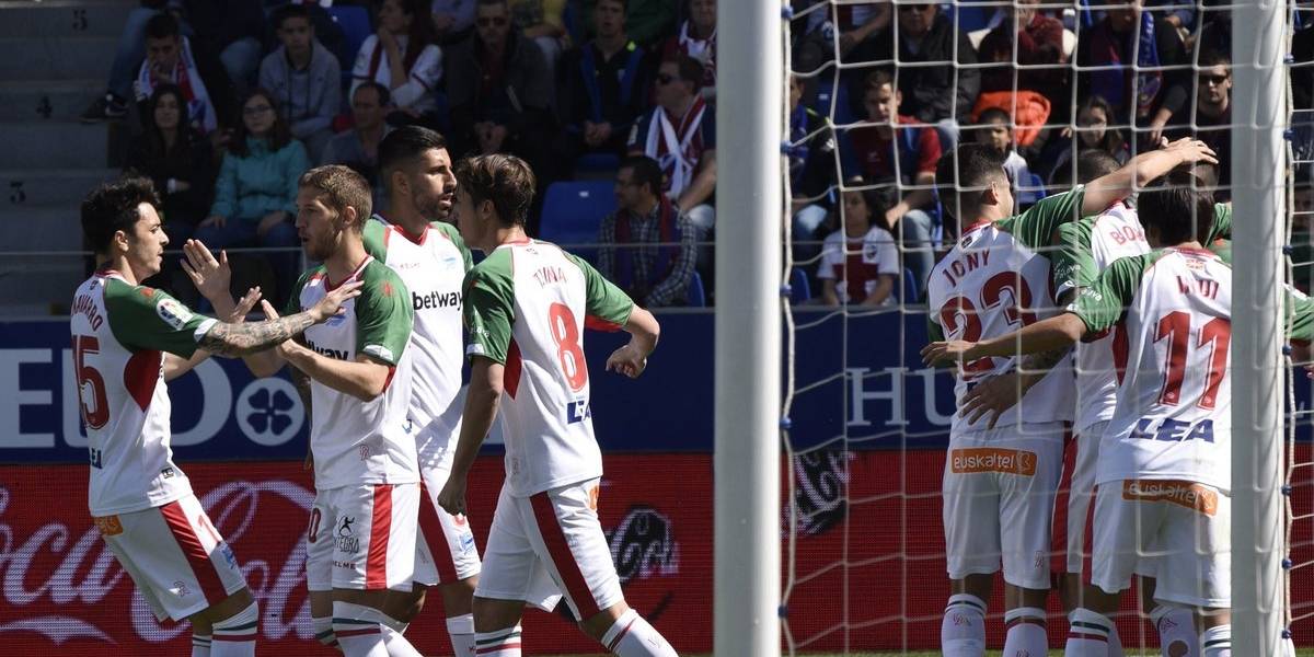 Guillermo Maripán brilla con una asistencia en triunfo del Alavés que sueña con la Champions
