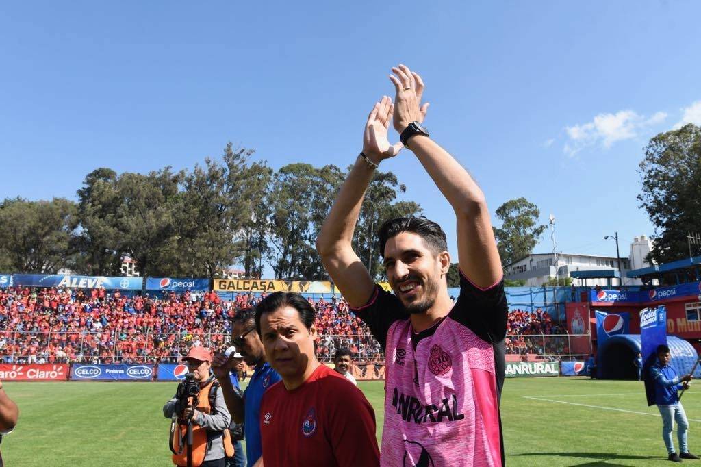 Municipal le hace homenaje a Jaime Penedo