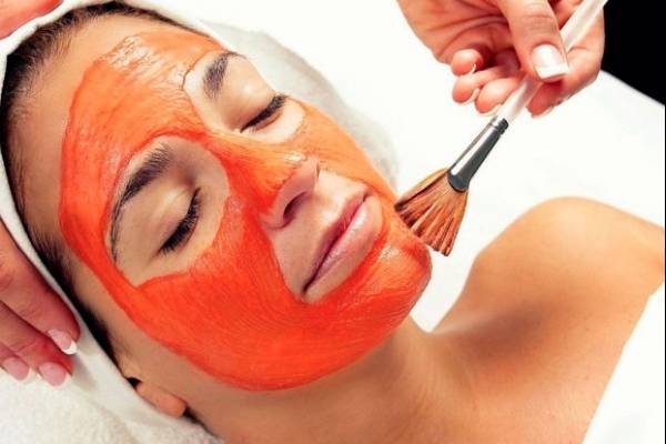 Mascarilla de tomate para las manchas en la cara