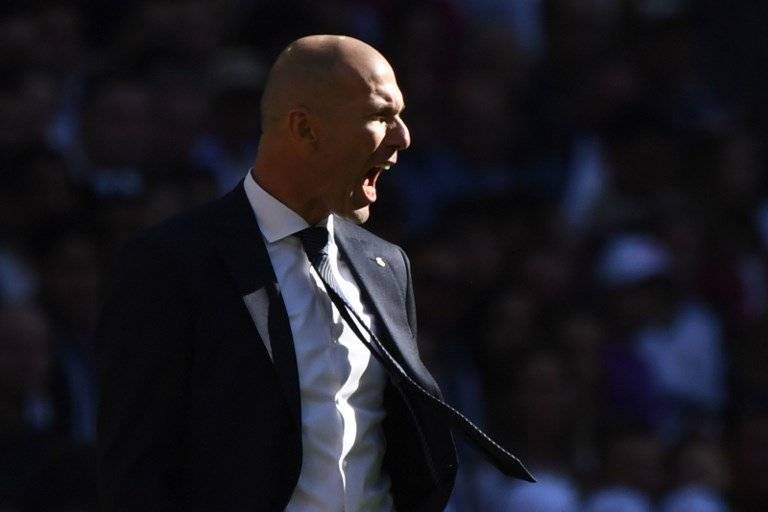 El Bernabéu se rinde a Zidane en su regreso