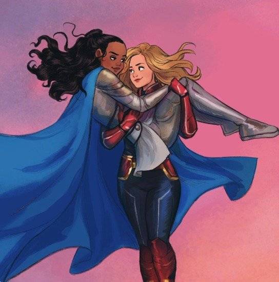 Capitana Marvel y Valkyrie