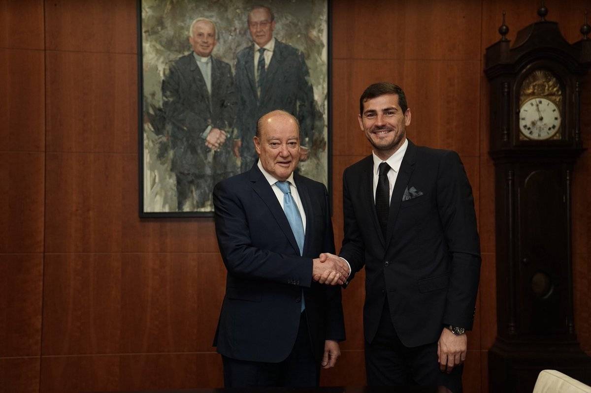 Casillas renueva su contrato con el Porto