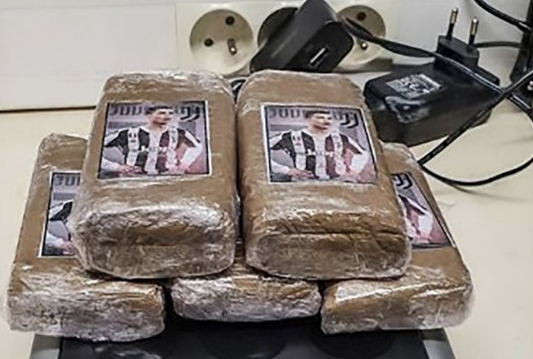 Relacionan a Cristiano Ronaldo con paquetes de droga incautados Relacionan a Cristiano Ronaldo con paquetes de droga incautados