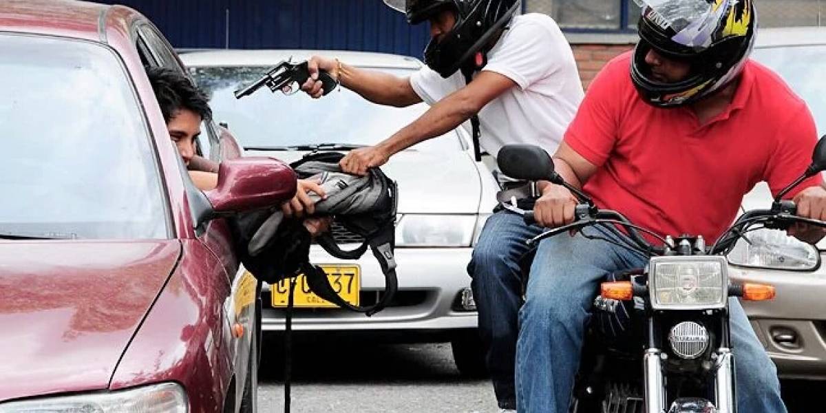 La policía de México buscará a quienes anden en moto en parejas de manera sospechosa