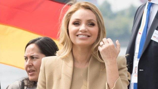 Este era el salario de Angélica Rivera