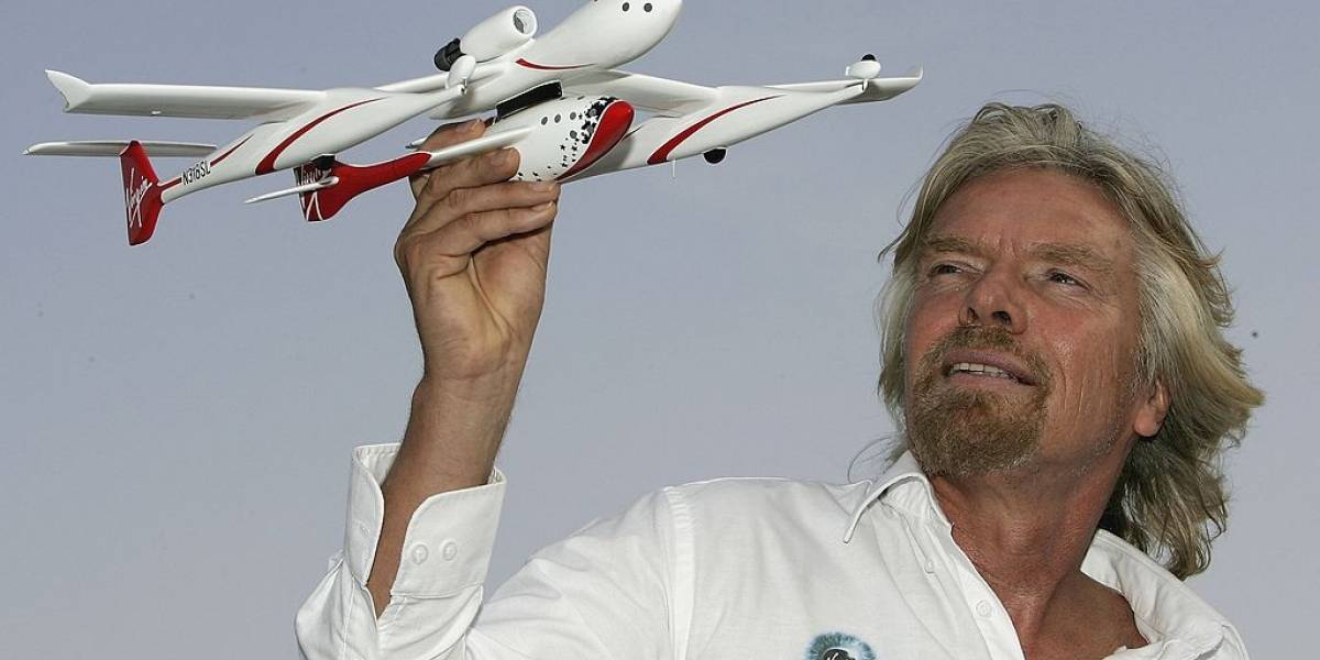Los jeques de Emiratos Árabes Unidos firman acuerdo con Virgin Galactic para turismo espacial