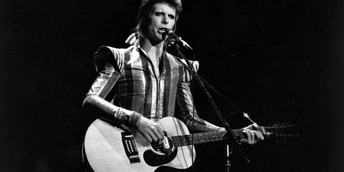 ¿Eres fan de David Bowie?: Ahora puedes ponerte una zapatilla de cada álbum del "Duque Blanco"