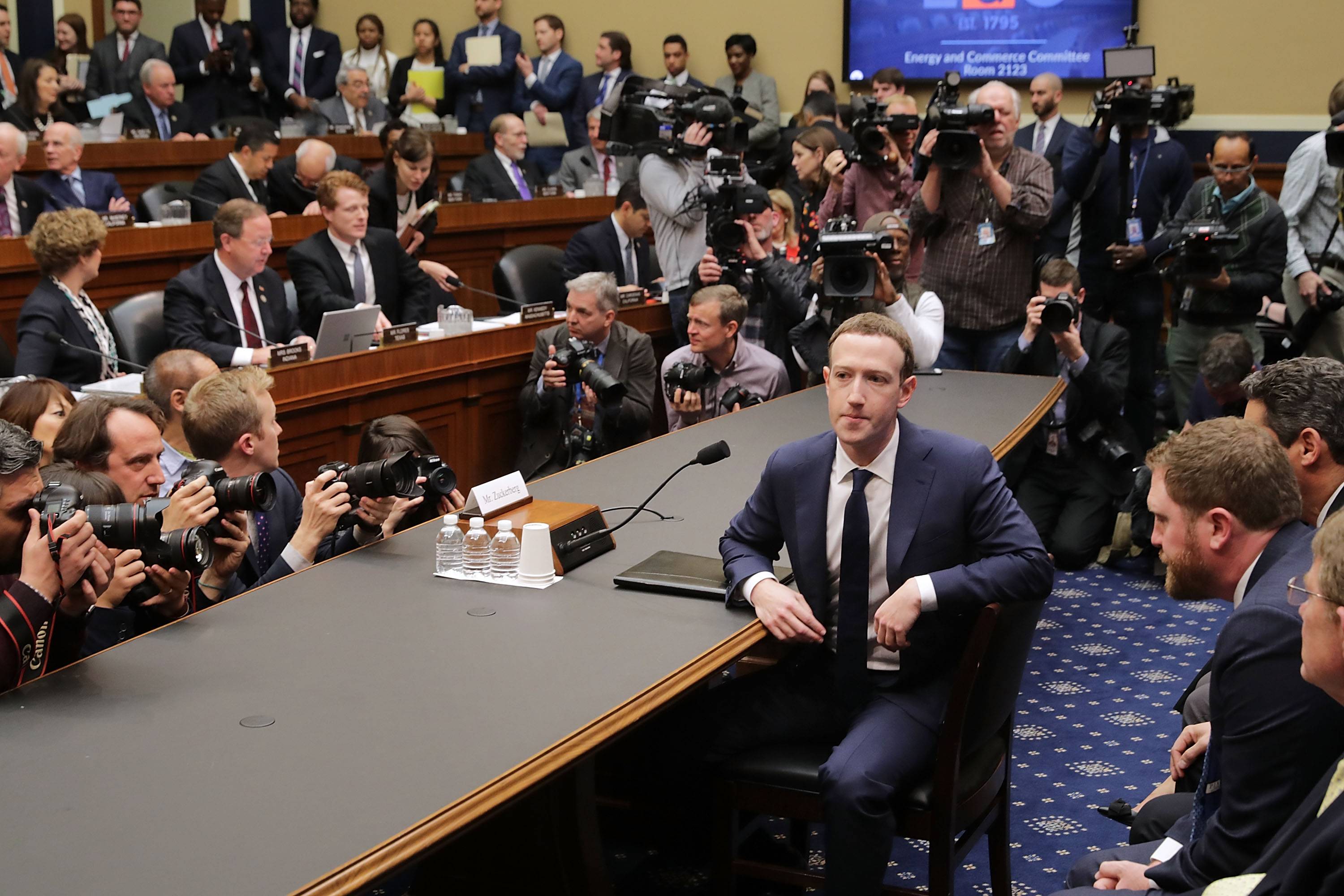 El gobierno de Estados Unidos demanda a Facebook por discriminación de vivienda El gobierno de Estados Unidos demanda a Facebook por discriminación de vivienda