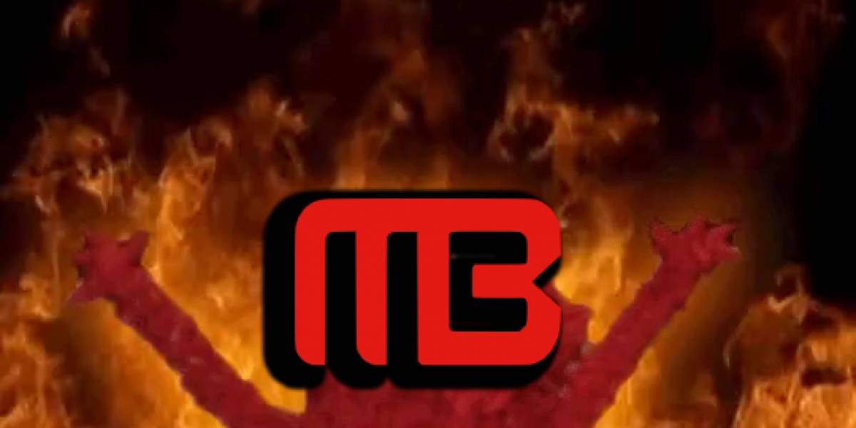 Video: Se incendia un Metrobús en plena calle por falla eléctrica