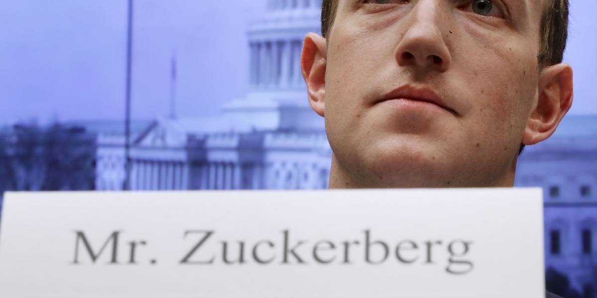 Según un abogado de Facebook, la privacidad en internet "no existe"