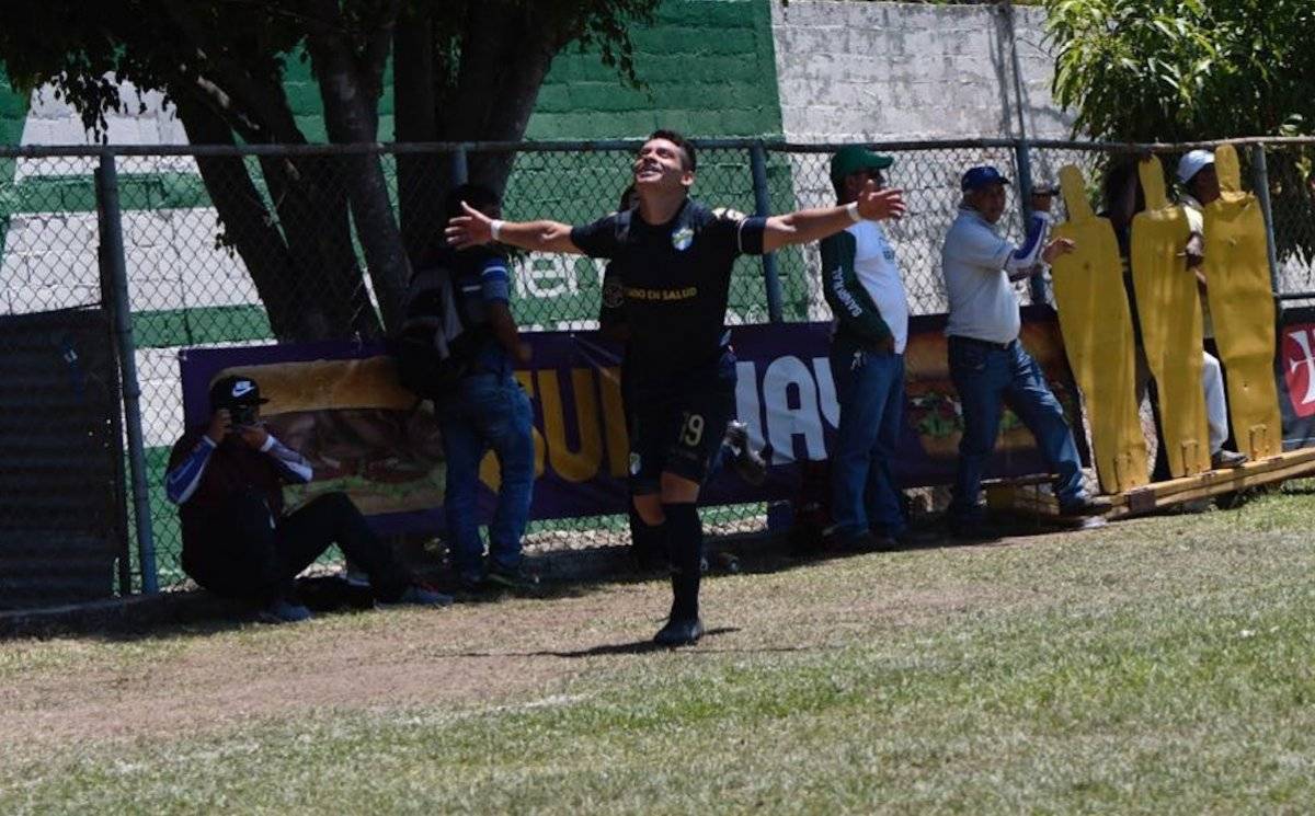 Robin Betancourth, baja de Comunicaciones