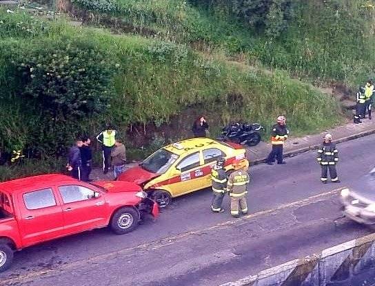 accidente de tránsito en la Av. Velasco Ibarra y Sena