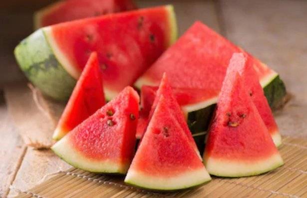 Combate el fuerte calor del verano con estas súper frutas