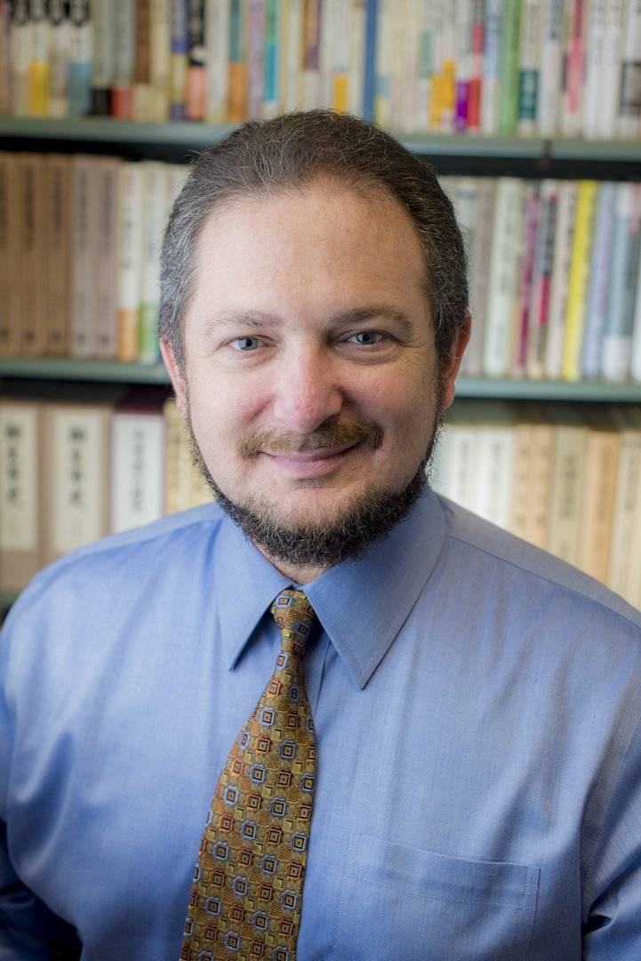 Ethan I. Segal, profesor asociado de historia en la Universidad Estatal de Michigan, EU