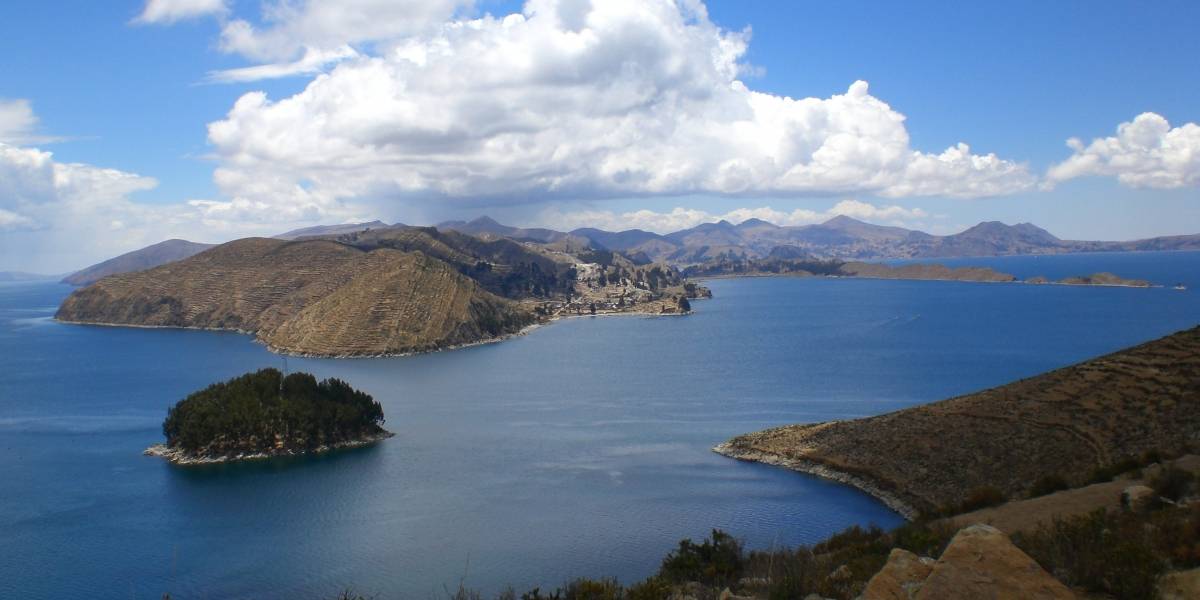Encuentran en el lago Titicaca restos de una civilización más antigua que los Incas