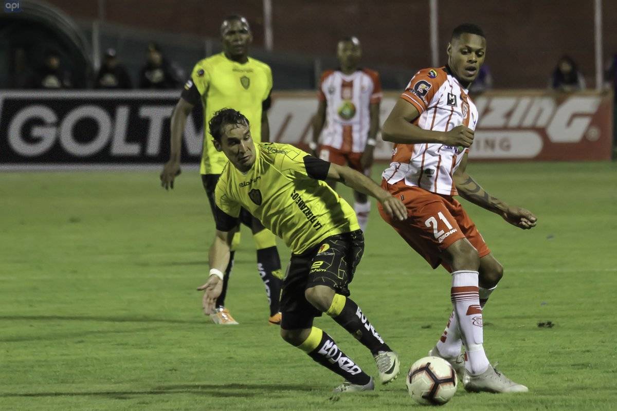 Tec. Universitario Vs Fuerza Amarilla