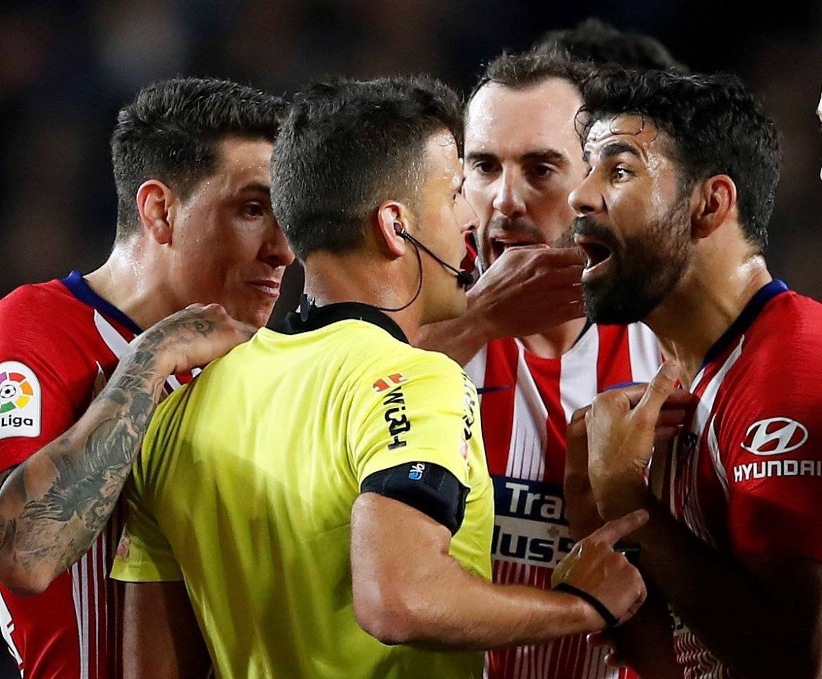 Costa es expulsado