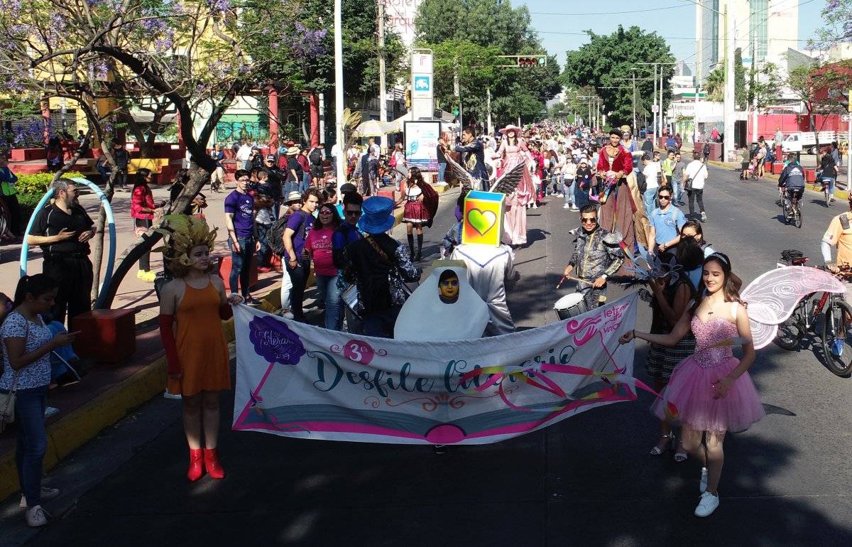 Los personajes de los libros desfilaron por las calles de Guadalajara