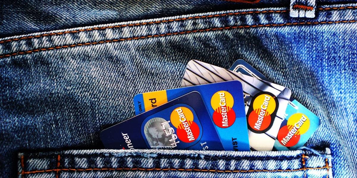 Cae red que usaba tarjetas de crédito hackeadas para entrada ilegal de colombianos a España