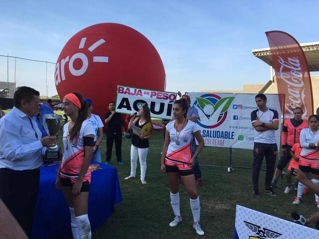 Fernanda Vásconez en la premiación del torneo femenino del 2018