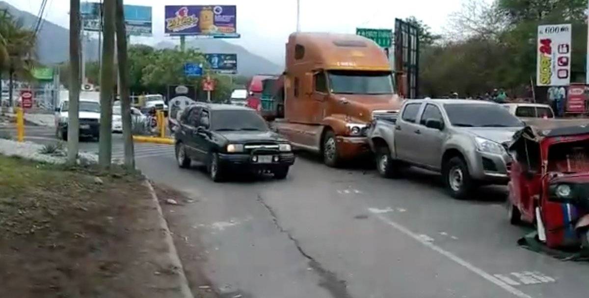múltiple colisión en Km. 84.5 ruta al Atlántico