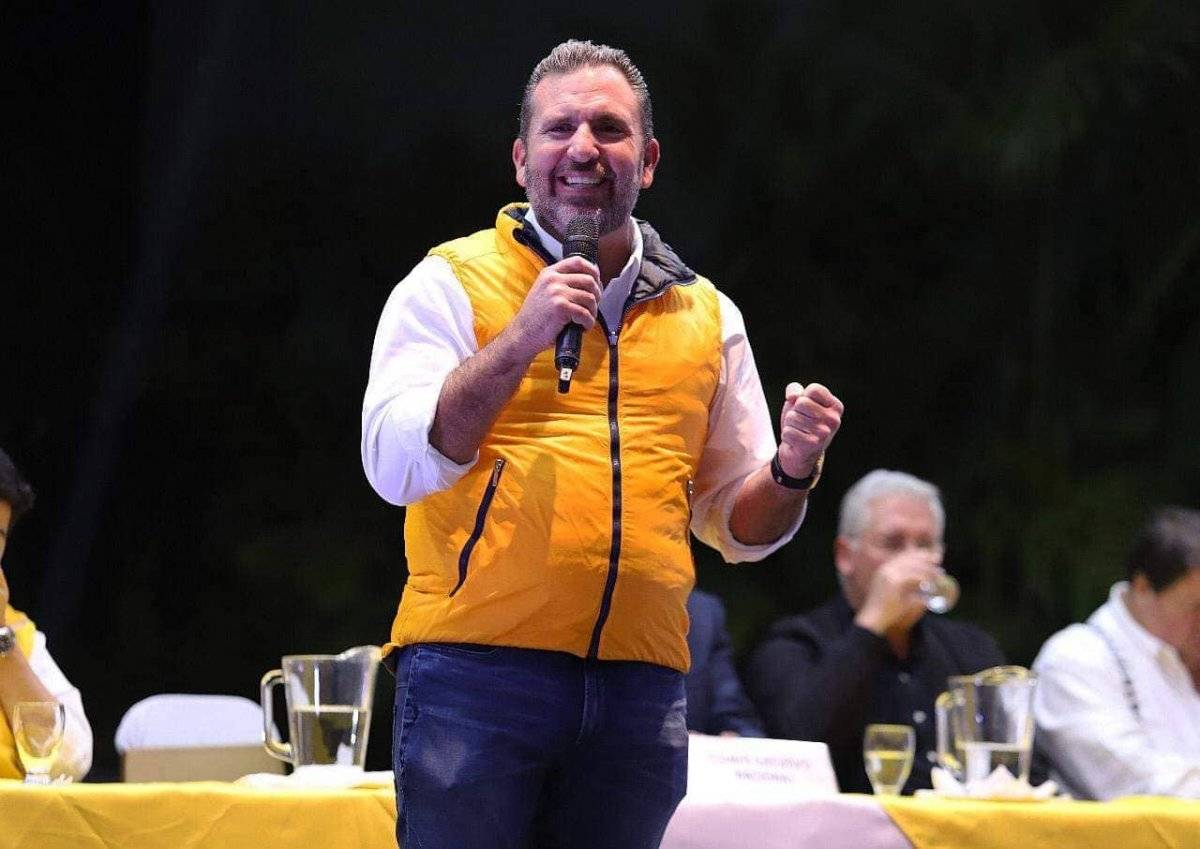 Roberto Arzú es multado por el TSE