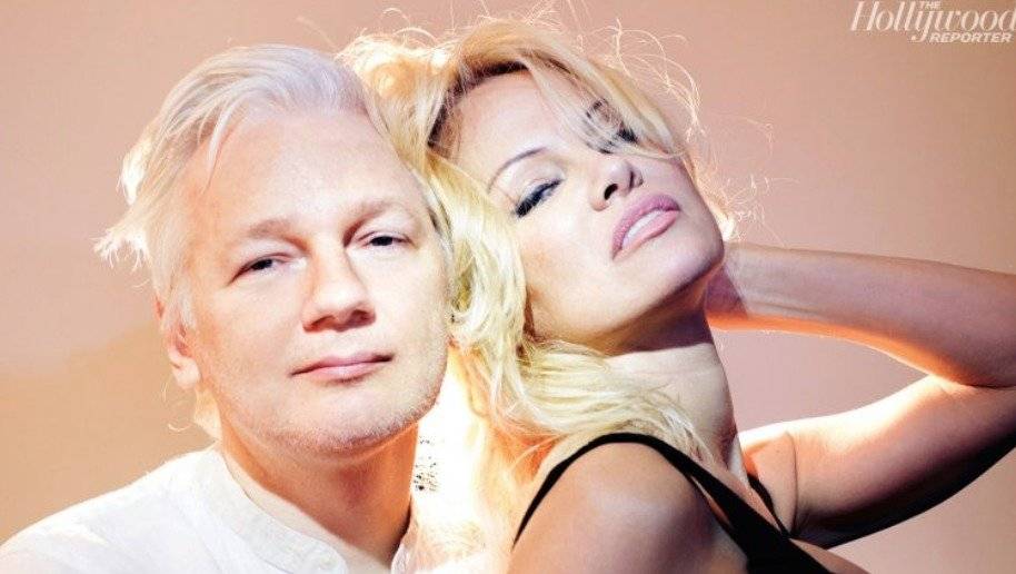 Julian Assange y Pamela Anderson