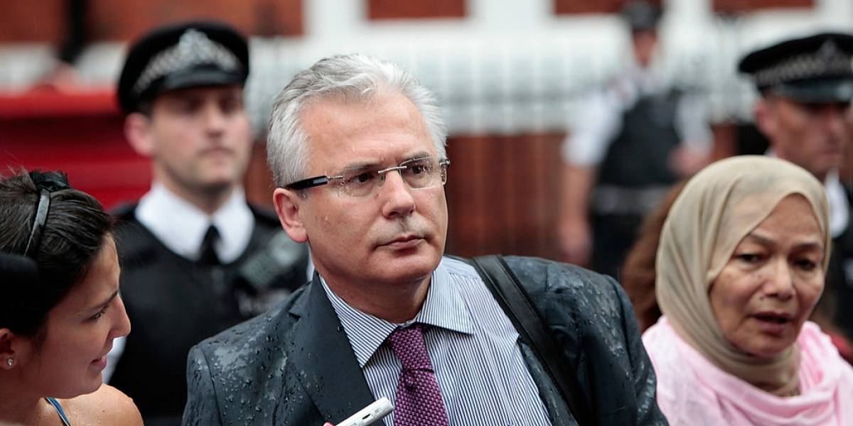 Baltasar Garzón coordina defensa de Assange: "La persecución desde EE.UU está más vigente que nunca"