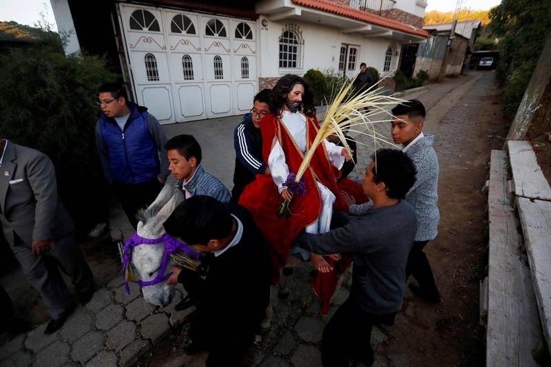 Procesión de La Borriquita en San Pedro Sacatepéquez