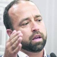 Un escollo la duplicidad de funciones para la confirmación de Omar Marrero como secretario de Estado