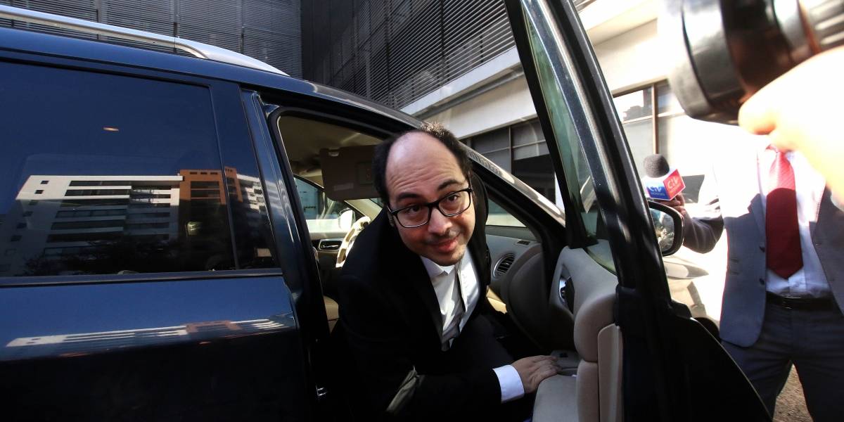 Formalizan a Nicolás López por delitos sexuales Formalizan a Nicolás López por delitos sexuales