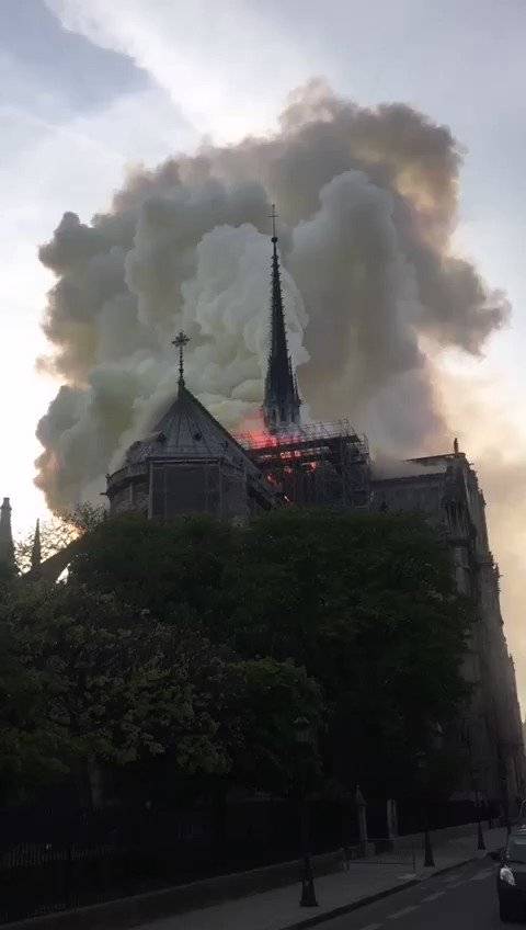 Redes sociales reaccionan: Incendio afecta a catedral de Notre Dame, símbolo de la ciudad de París Redes sociales reaccionan: Incendio afecta a catedral de Notre Dame, símbolo de la ciudad de París