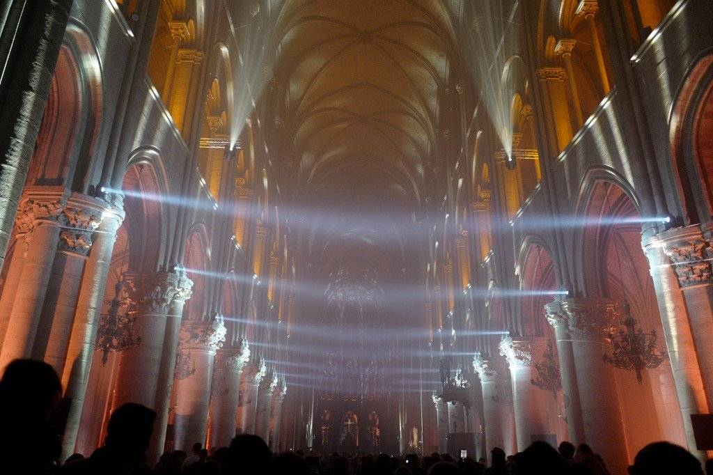 Interior de la catedral de Notre Dame, en París