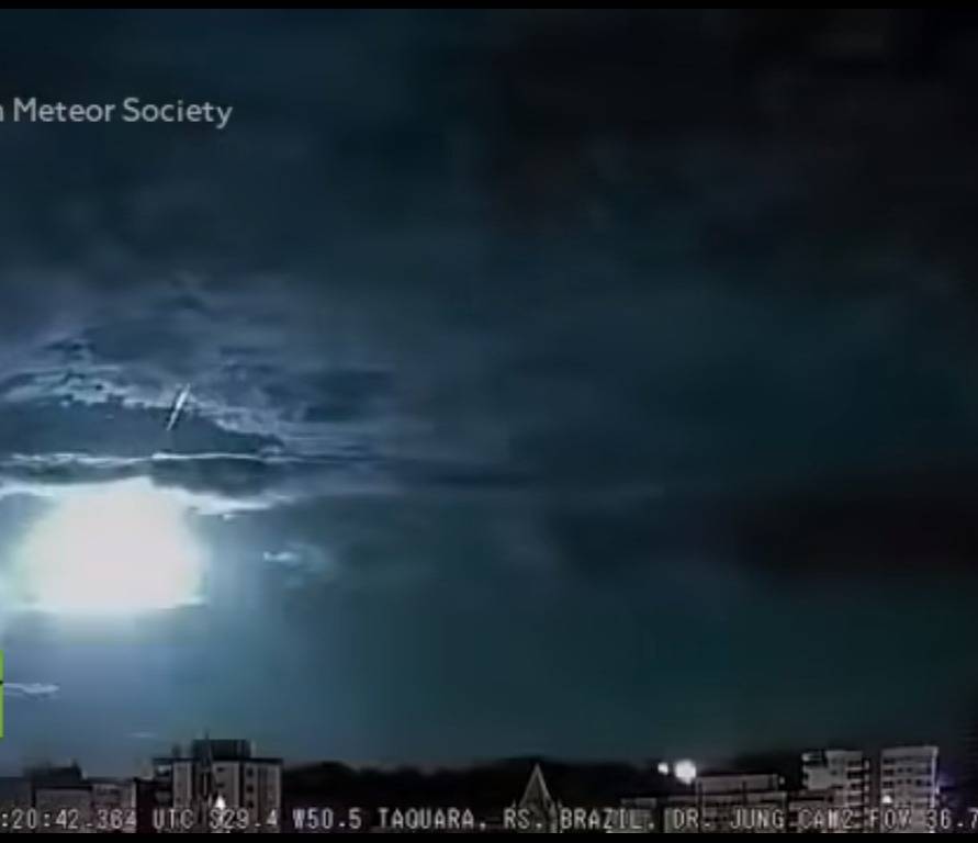 Meteorito cae de forma espectacular en Brasil y es captado en video Meteorito cae de forma espectacular en Brasil y es captado en video