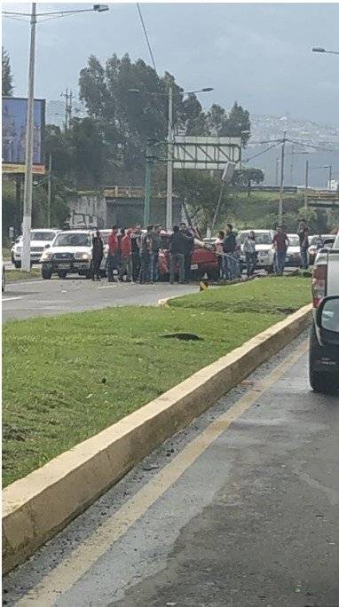 Accidente de tránsito en el puente 9 de la autopista General Rumiñahui