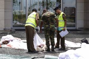 207 fallecidos y 450 heridos tras ataques a iglesias y hoteles en Sri Lanka