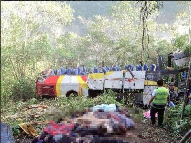 Bolivia: 25 muertos en accidente de tránsito