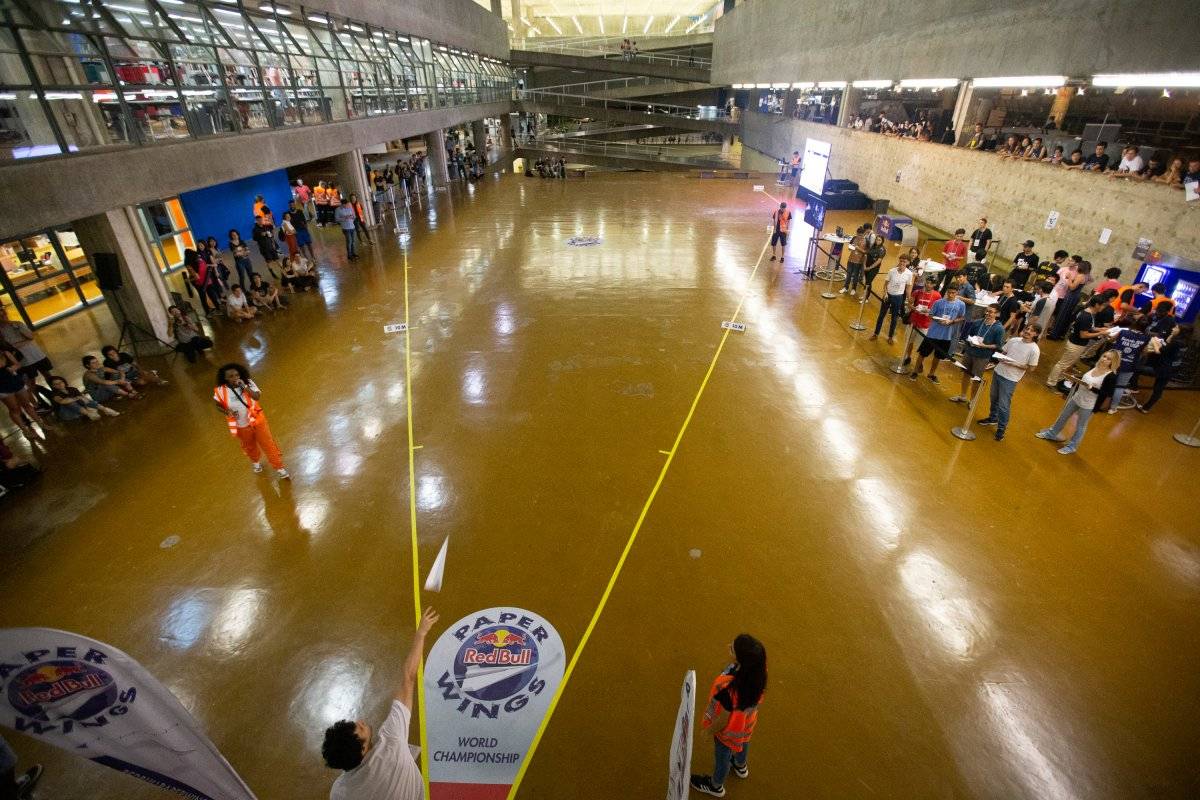 Avião de papel campeonato