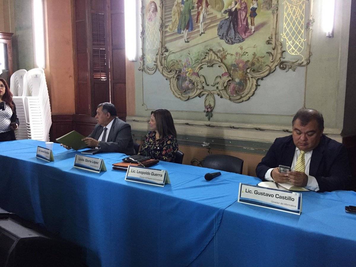 Mujeres predominan el padrón electoral y podrían decidir quien será el próximo presidente