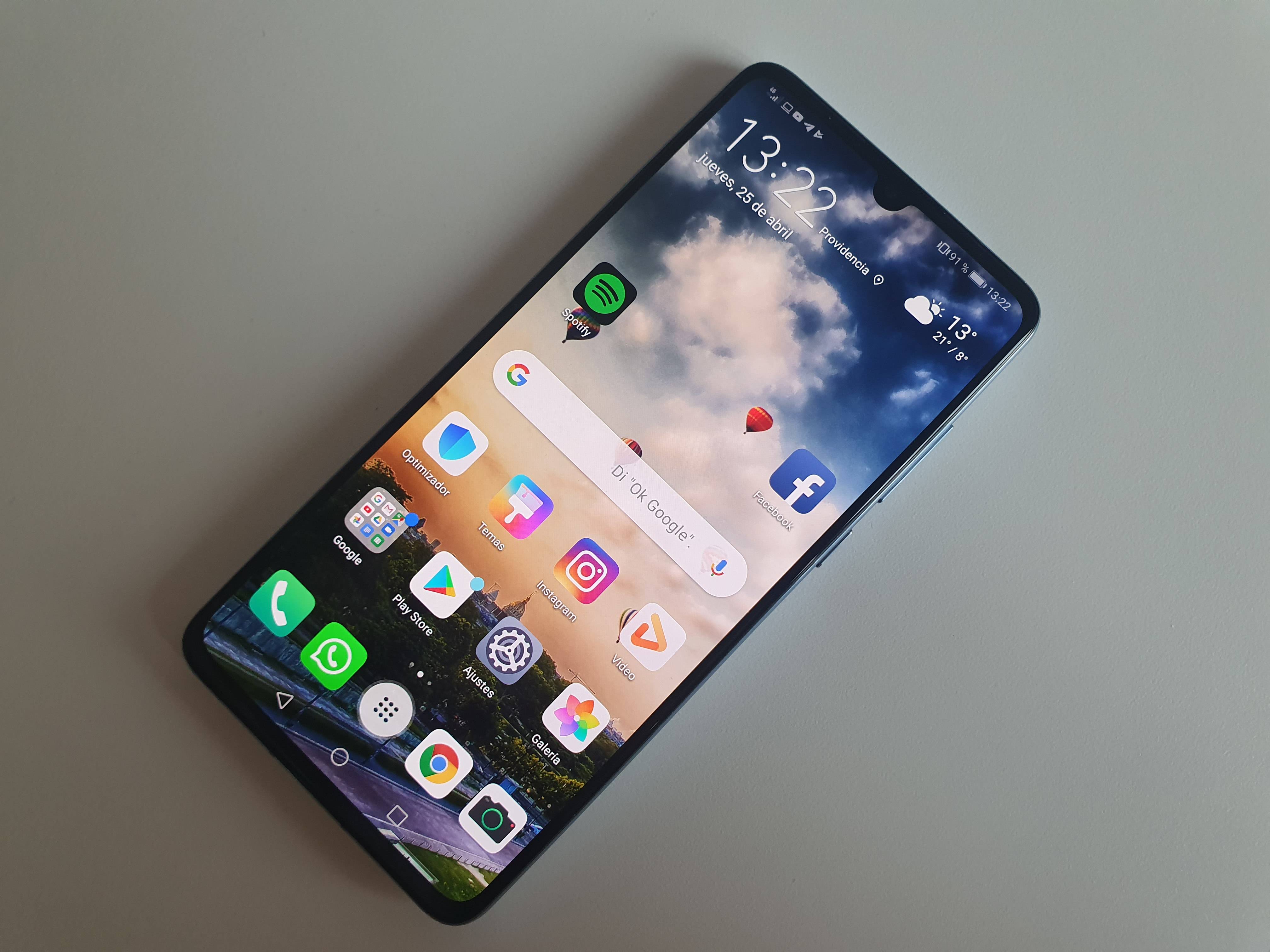 Lo mejor en un tamaño más reducido: Review Huawei P30 [FW Labs]