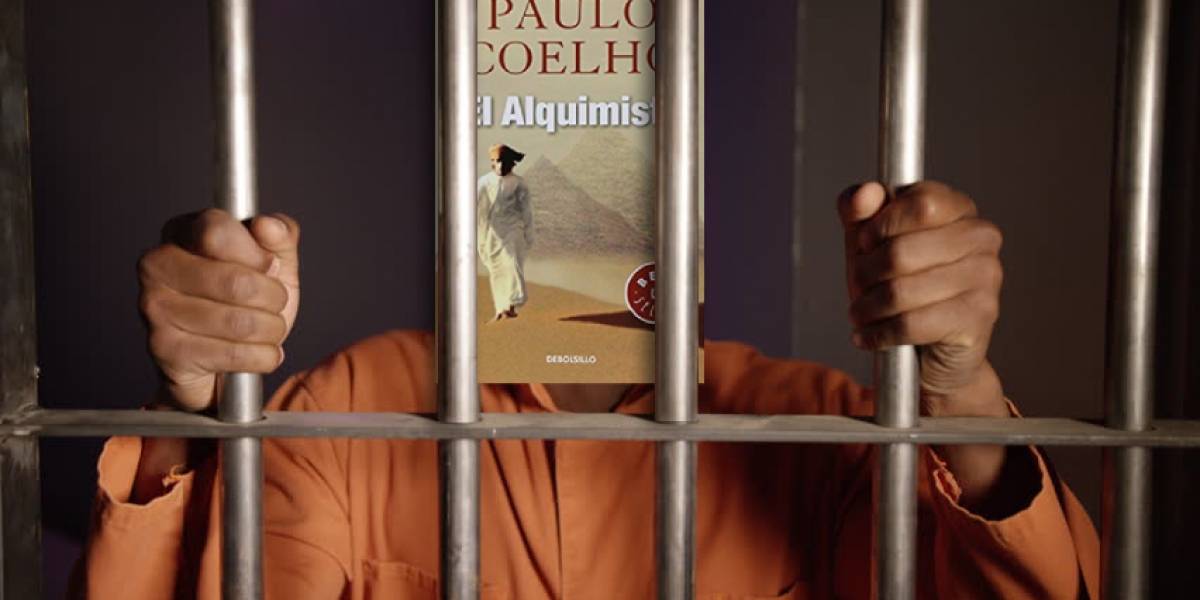 No es broma: Sentencian a dos ladrones en Perú a leer "El Alquimista" de Paulo Coelho