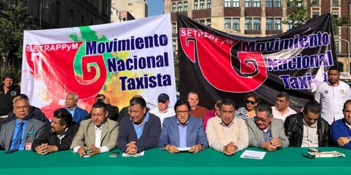 Taxistas de la CDMX amenazan con macro bloqueo si no se cobran más impuestos a Uber y otras apps