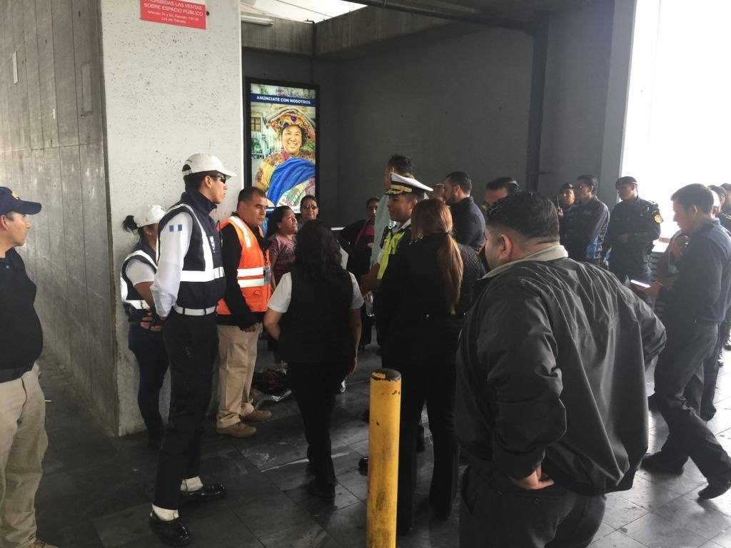 retiro de vendedores del aeropuerto internacional La Aurora