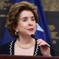 Sila Calderón insta a votar por Delgado Altieri