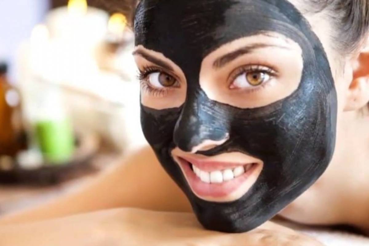 Mascarilla de carbón activado para un