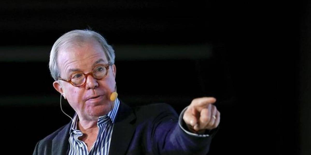 Nicholas Negroponte, fundador del MIT Media Labs, dice que Estados Unidos no debe prohibir a Huawei