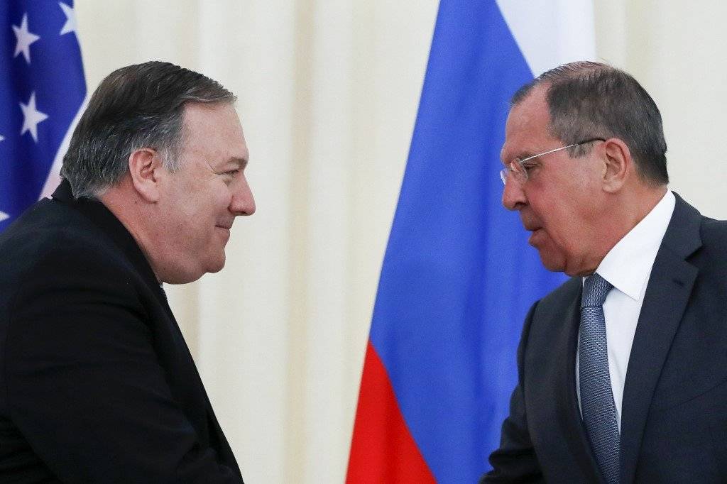 Mike Pompeo y Serguéi Lavrov